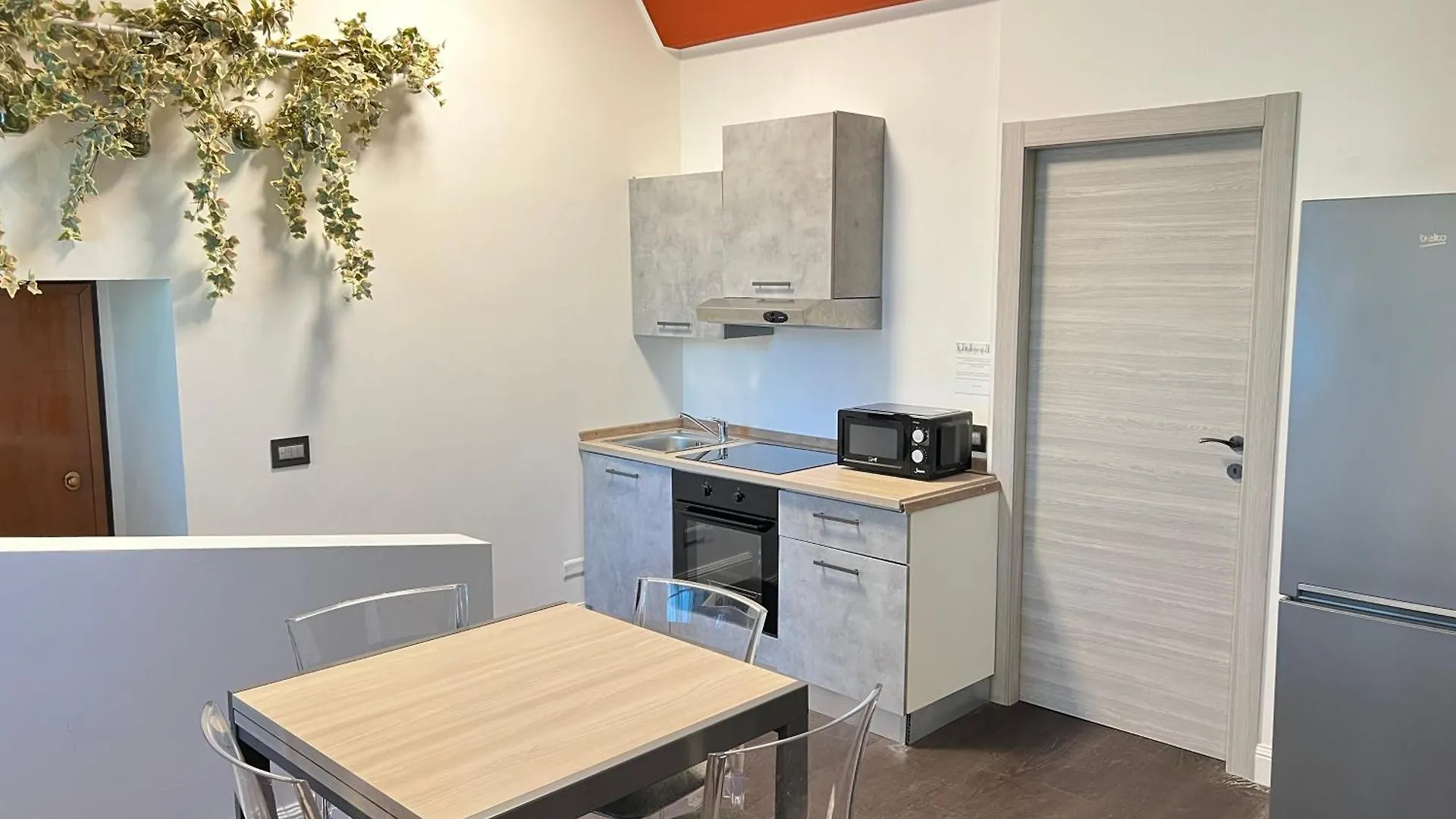 Residence Diaz Como 2*,  Italia