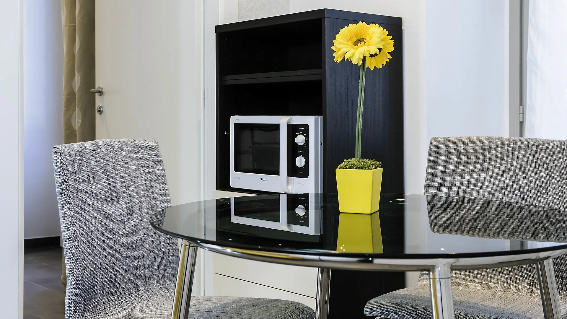 ** Apartahotel Residence Diaz Como Italia