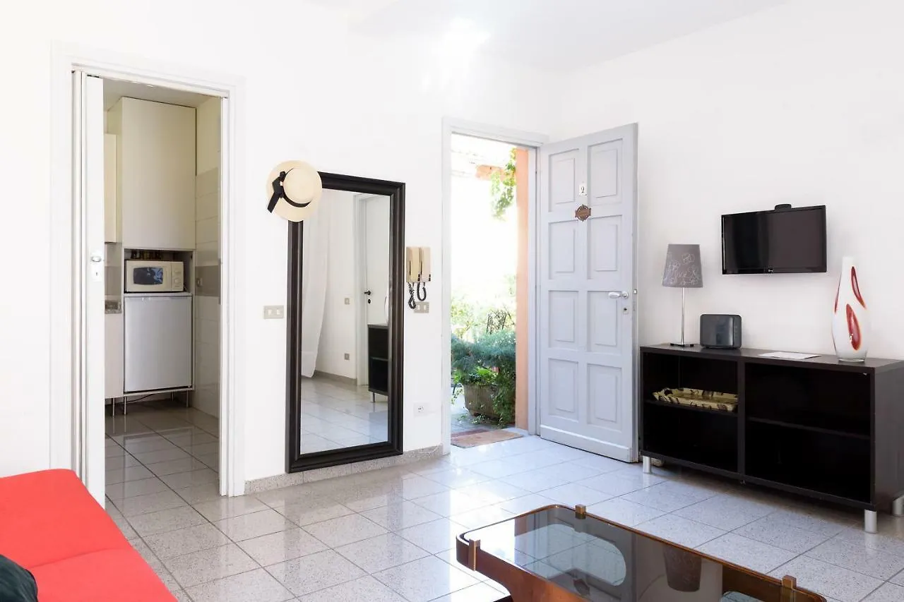Residence Diaz Como 2*,  Italia