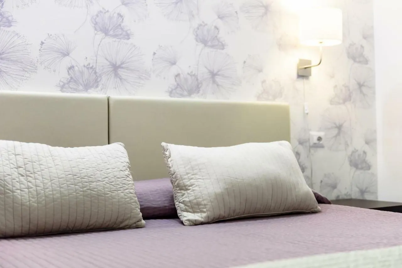 Residence Diaz Como 2*,  Italia