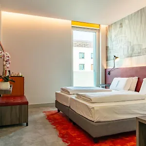 *** Otel Campanile Venice İtalya